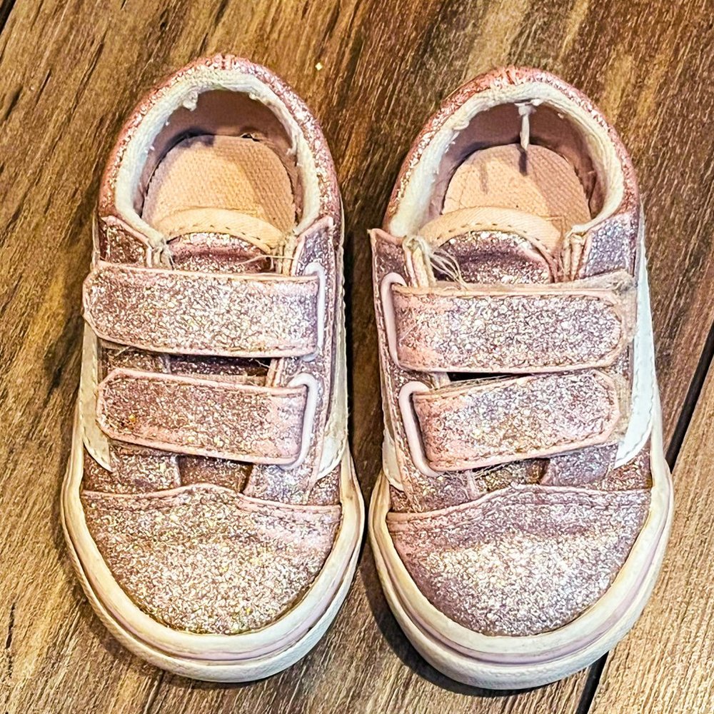 Vans Old Skool Glitter Skate Shoe  - Toddler size US 4